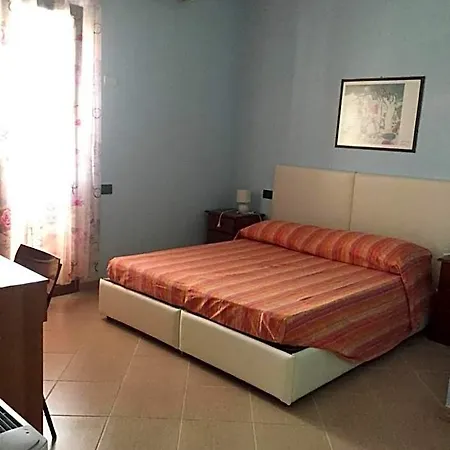 The Orange House 3*