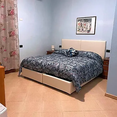 The Orange House 3*