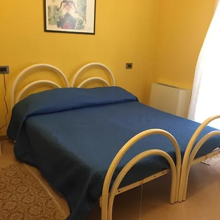 The Orange House 아세미니